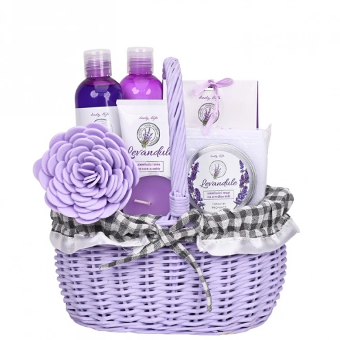 Geschenkkorb mit Kosmetik und Lavendelöl