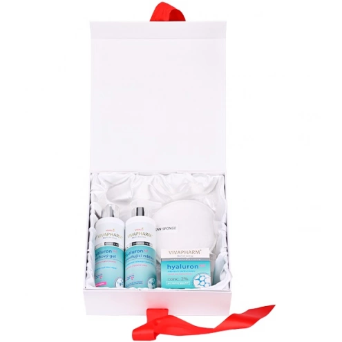 Geschenkbox mit Kosmetik mit Hyaluronsäure
